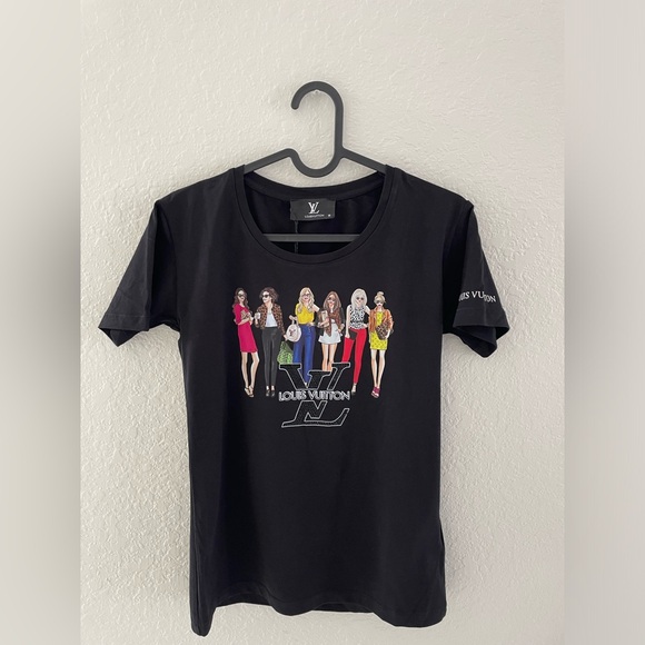 Louis Vuitton Tops - Louis Vuitton black T-shirt size M new one